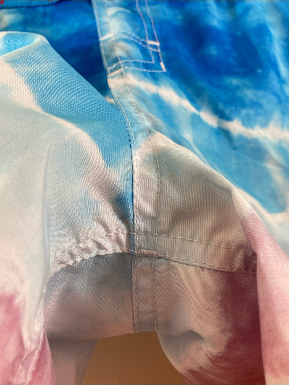 Cat & Jack Boys Shark Tie Dye Swim Trunks Size S 6/7 Blue Red White - Picture 2 of 7